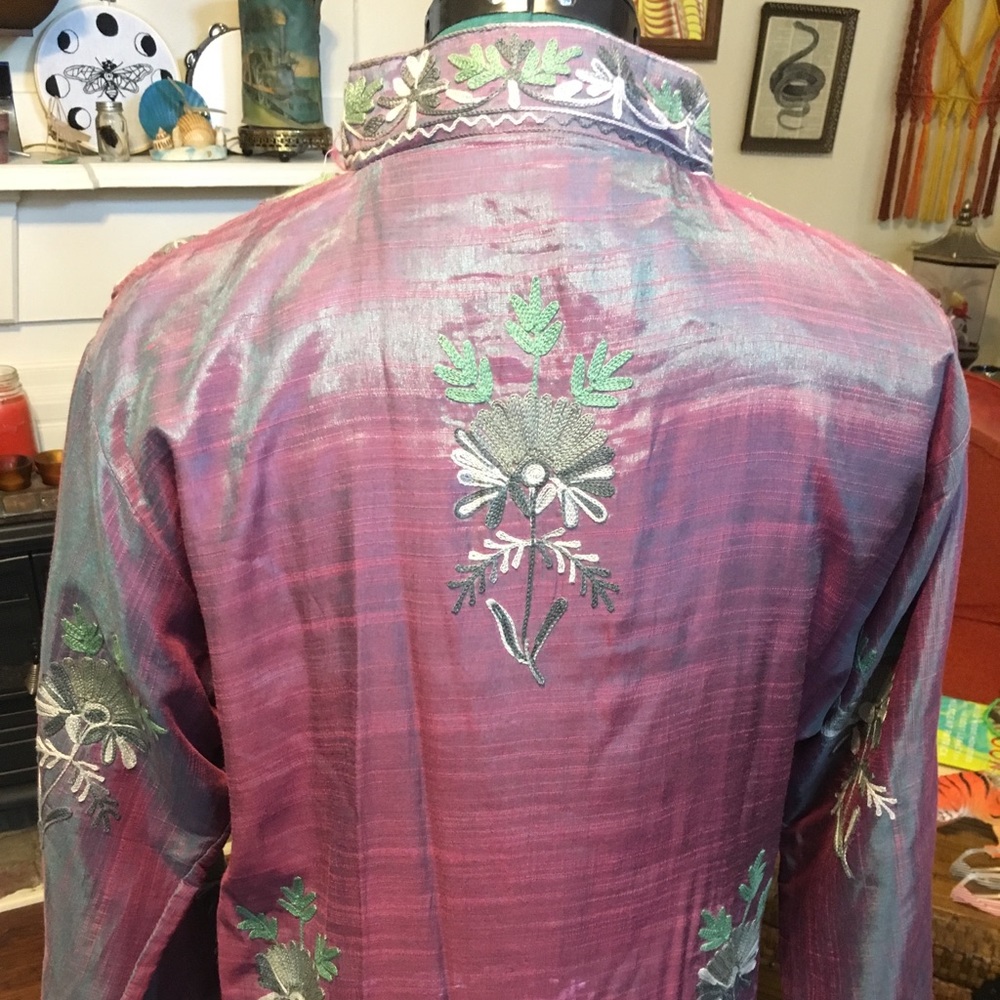 Indian Style Silk Embroidered Long Sleeved Jacket - Picture 2 of 4